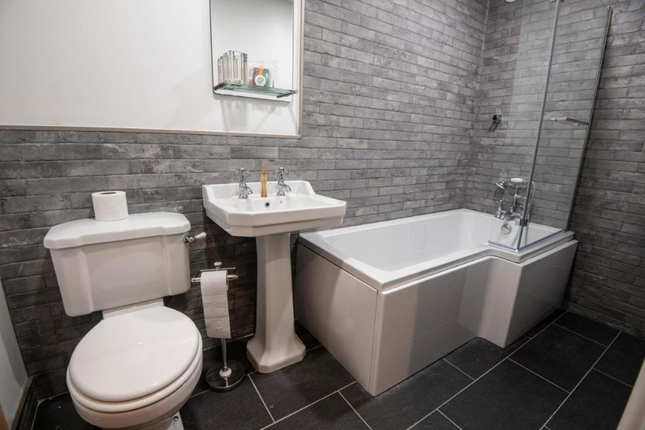 The George Wright Boutique Hotel, Bar & Restaurant Rotherham Esterno foto